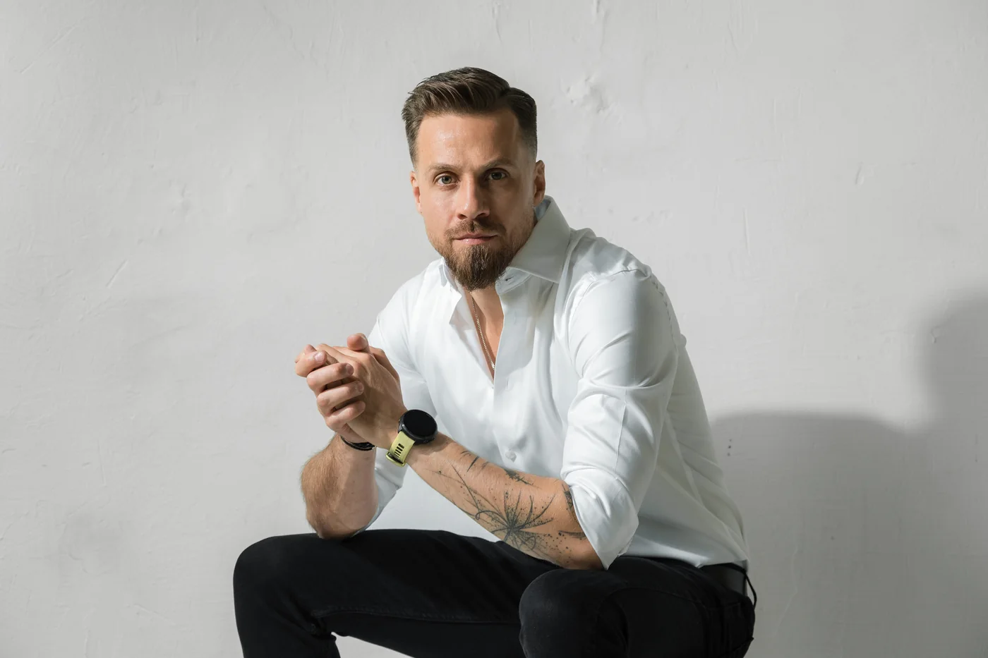 Maciej Stolarski, portret w jasnym świetle